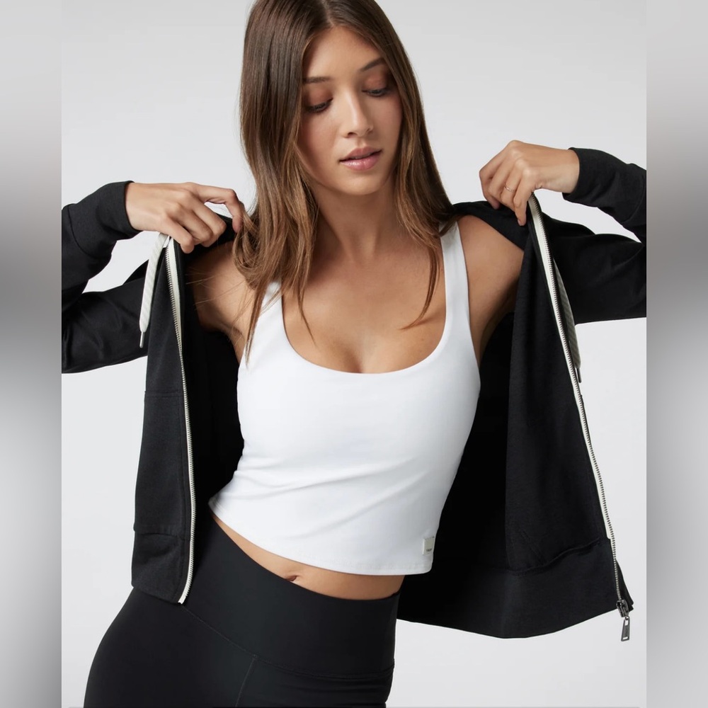 NWOT Vuori Halo Performance Hoodie 2.0